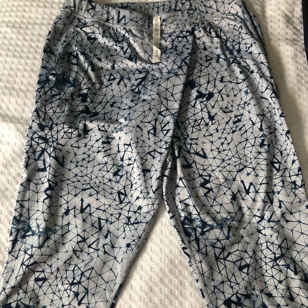 Lululemon yoga pants
